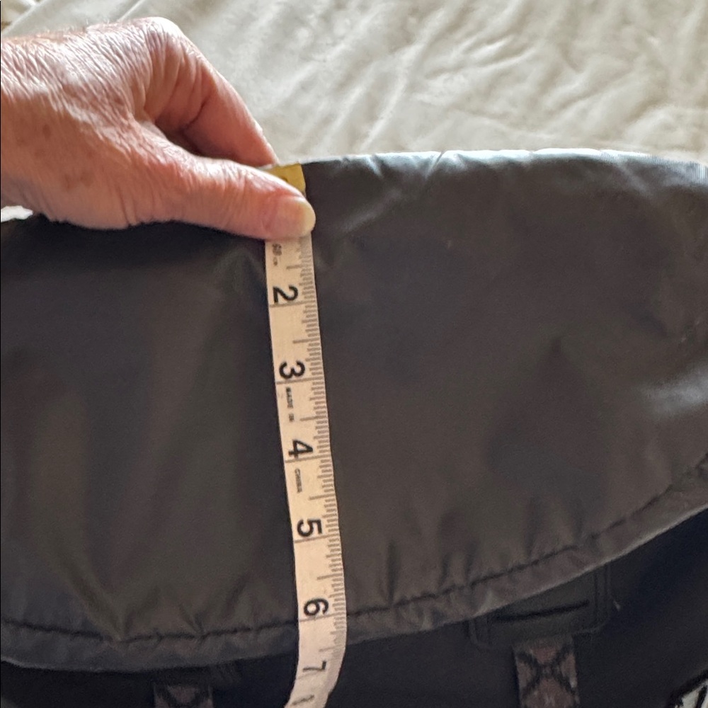 Burton back pack - image 9